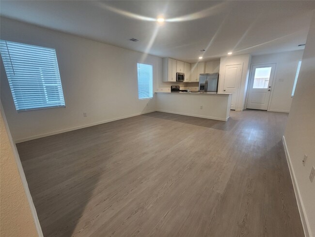 Building Photo - 715 Amberwood Creek Dr