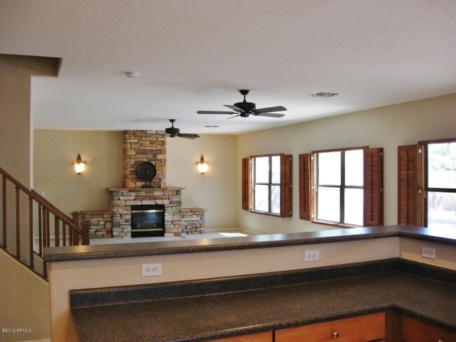 Building Photo - COMING SOON!! LOVELY  5-BEDROOM, 3-BATH GILBERT HOME