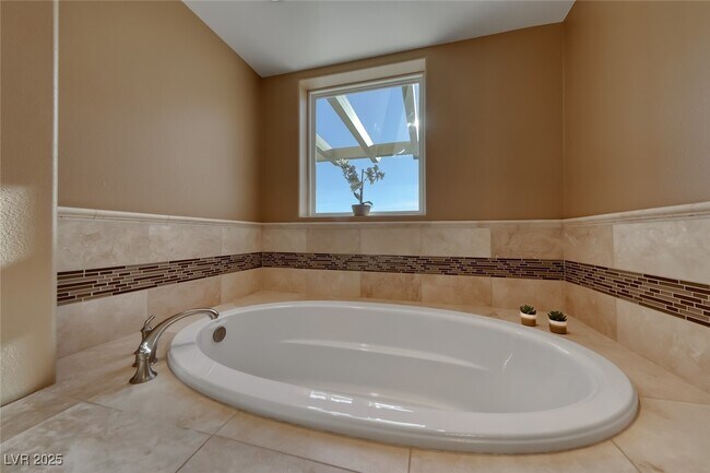 Building Photo - 64 Strada Principale