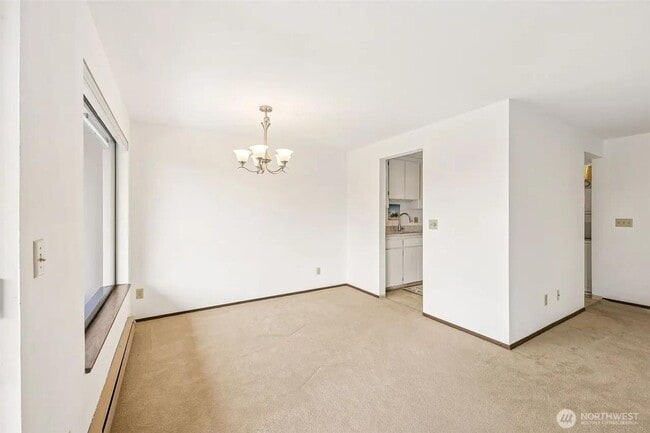 Building Photo - 2 Bed 1 Bath Des Moines Condo w/ Puget Sound Views!