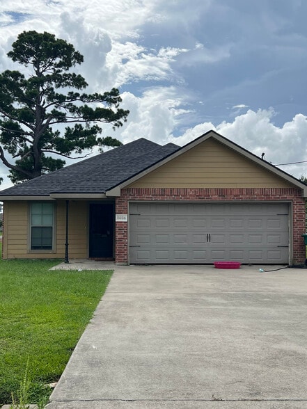 Primary Photo - 5238 Ogea Rd