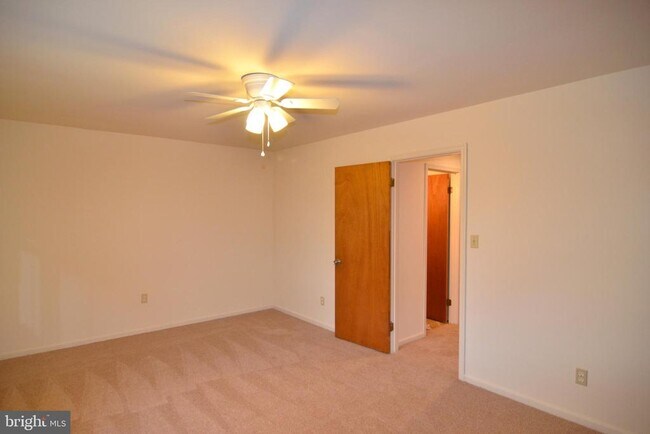 Building Photo - 22093 Spring Valley Dr