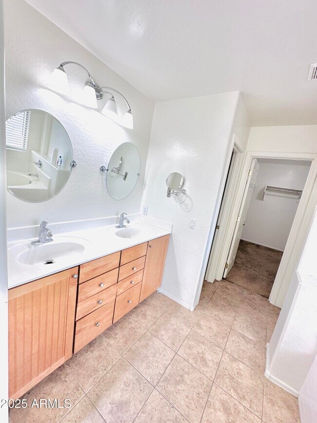 Building Photo - 3288 W Mineral Butte Dr