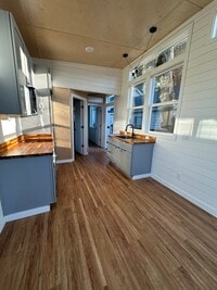 Building Photo - 631 Jackson St