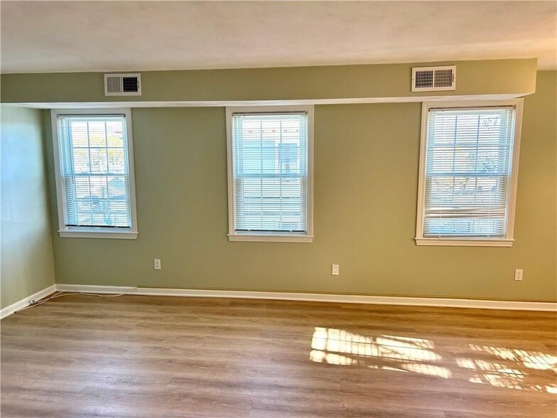 Building Photo - 101 Marlborough St