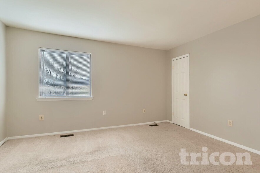 Building Photo - 26 Romanoff Ct
