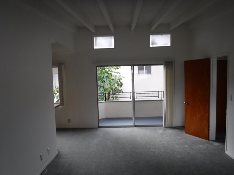 Building Photo - 12015 Lamanda St