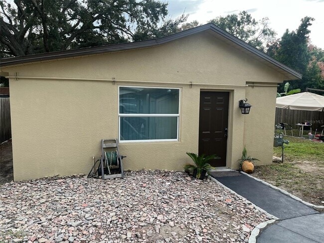 Primary Photo - 517 Oak St