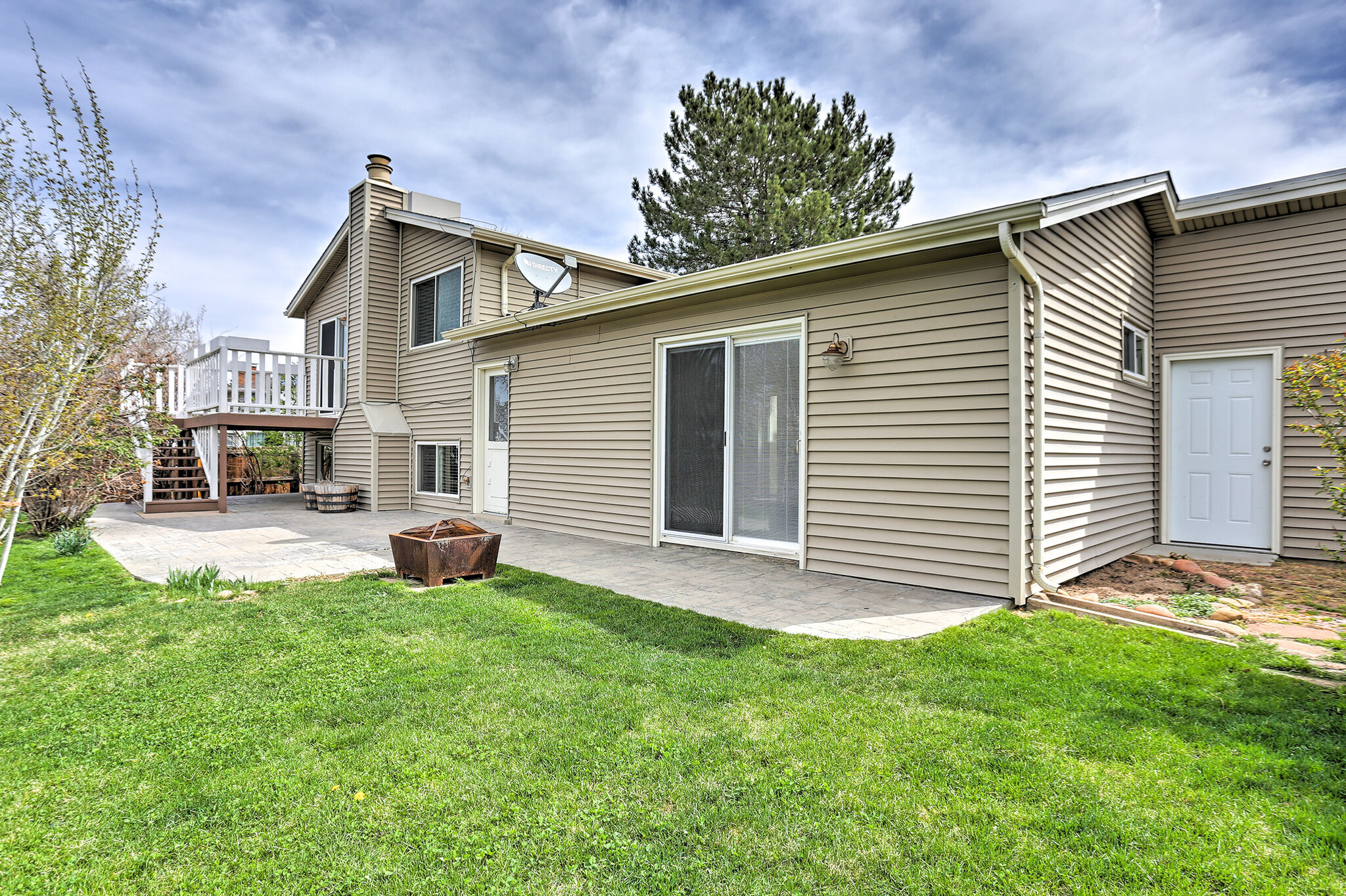 Building Photo - 2655 S Crystal St