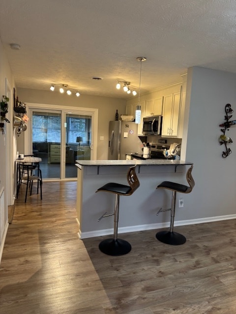 Building Photo - 320 Huff St