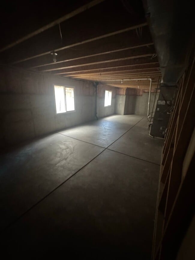 Building Photo - 2127 Mainsail Dr