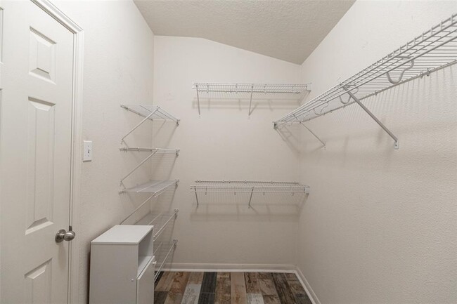 Building Photo - 25315 Sierra Woods Ln