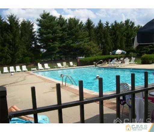 Building Photo - 129 Albury Way