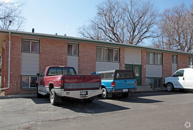 Building Photo - Twin Apartments