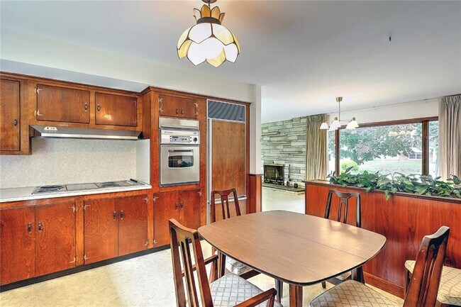 Building Photo - 5 Appian Way