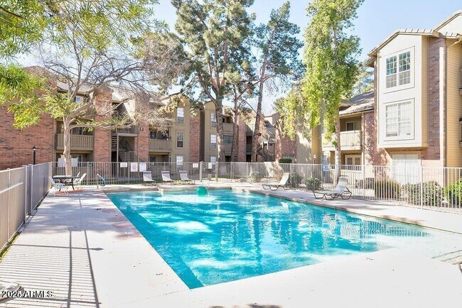 Building Photo - 200 E Southern Ave