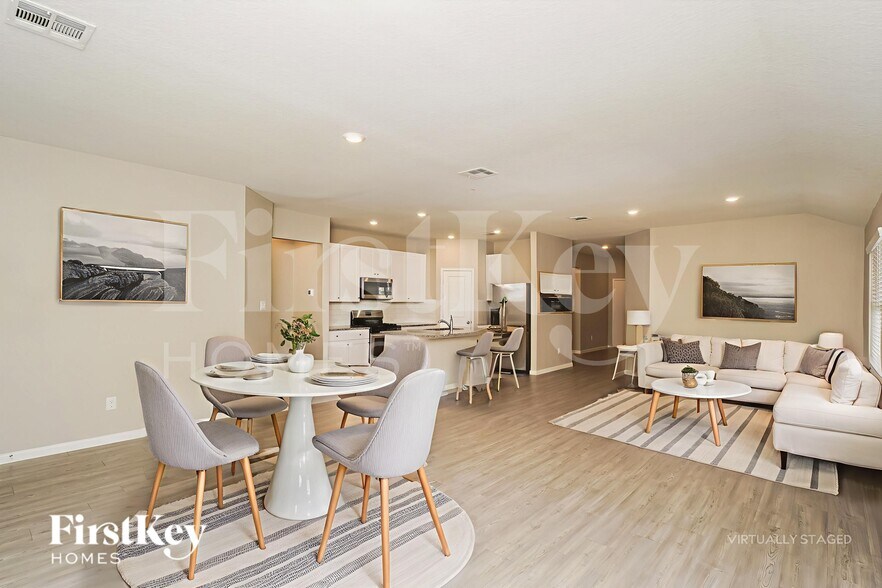 Building Photo - 1203 White Willow