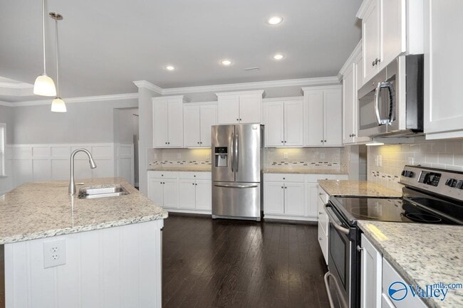 Building Photo - 207 Blackwood Dr NW