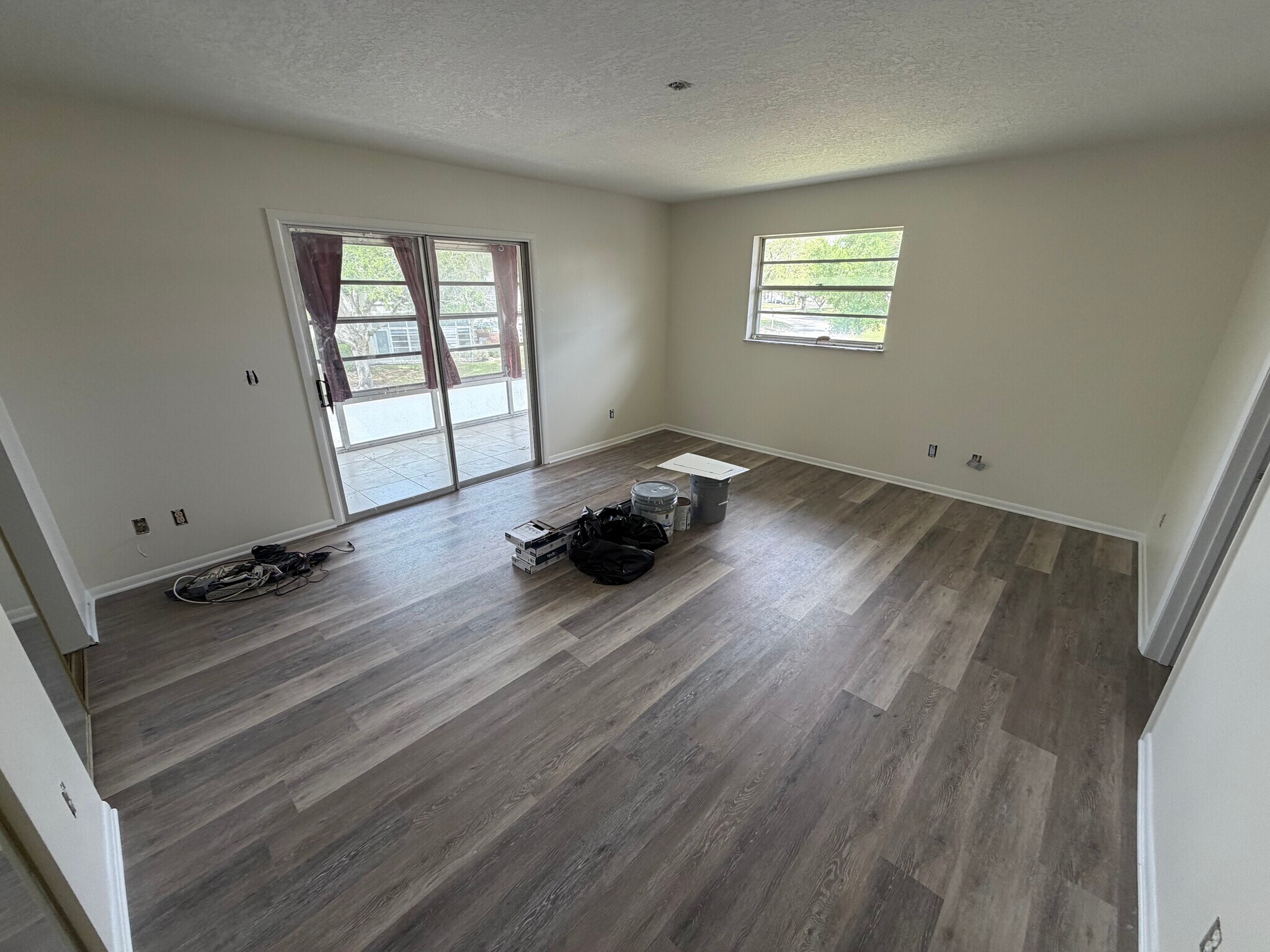 Building Photo - 28 Lake Vista Trl