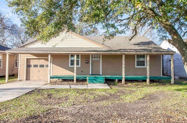 Primary Photo - 3126 E Parkway St