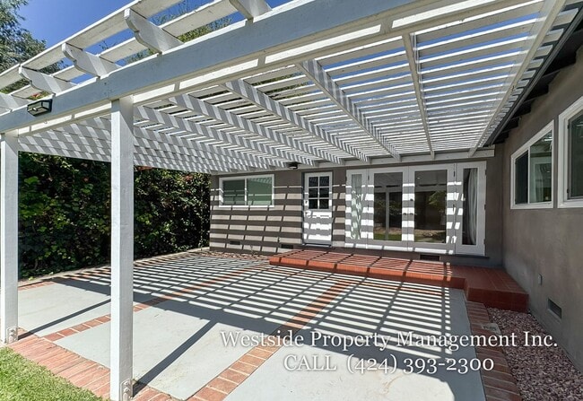 Building Photo - 846 Stanford St