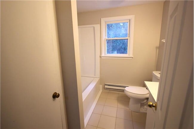 Building Photo - 70 Beach St