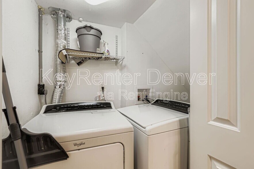 Building Photo - 5327 Independence St