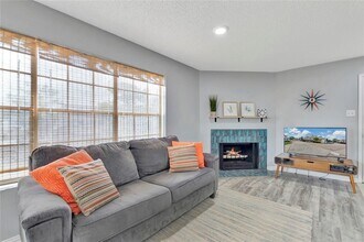 Building Photo - 2750 Holly Hall St