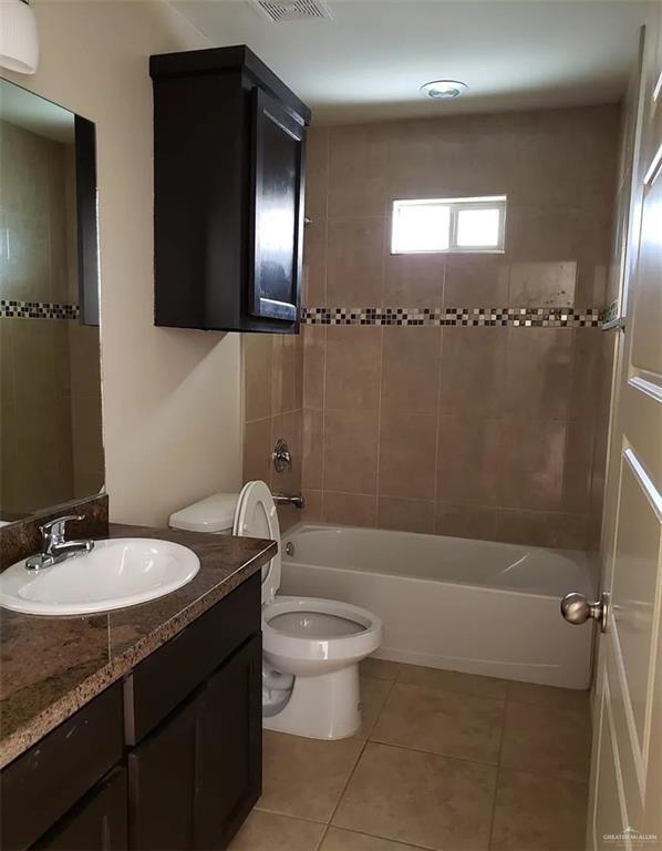 Building Photo - 7 Taxco Ct