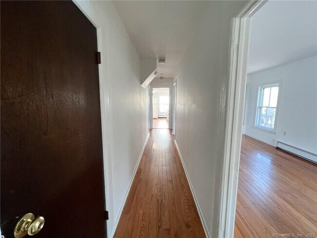 Building Photo - 12 Blackall Rd