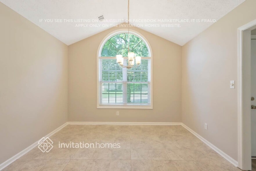 Building Photo - 370 Telford Dr