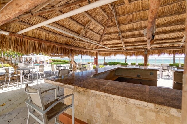 Building Photo - 3001 S Ocean Dr