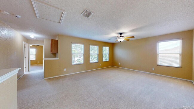 Building Photo - 117 Foxglove Pass