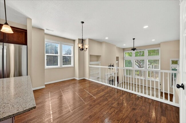 Building Photo - Stylish Multi-Level Condo in West Boise