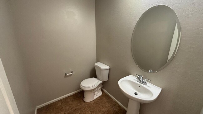 Building Photo - 44424 W Knauss Dr