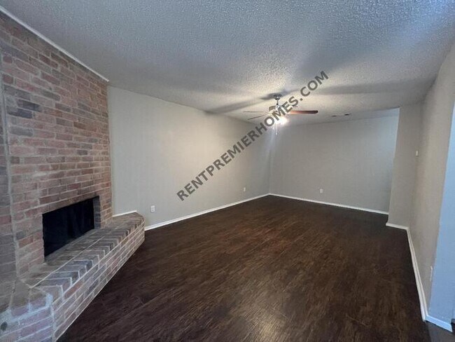 Building Photo - 2917 Raton Dr