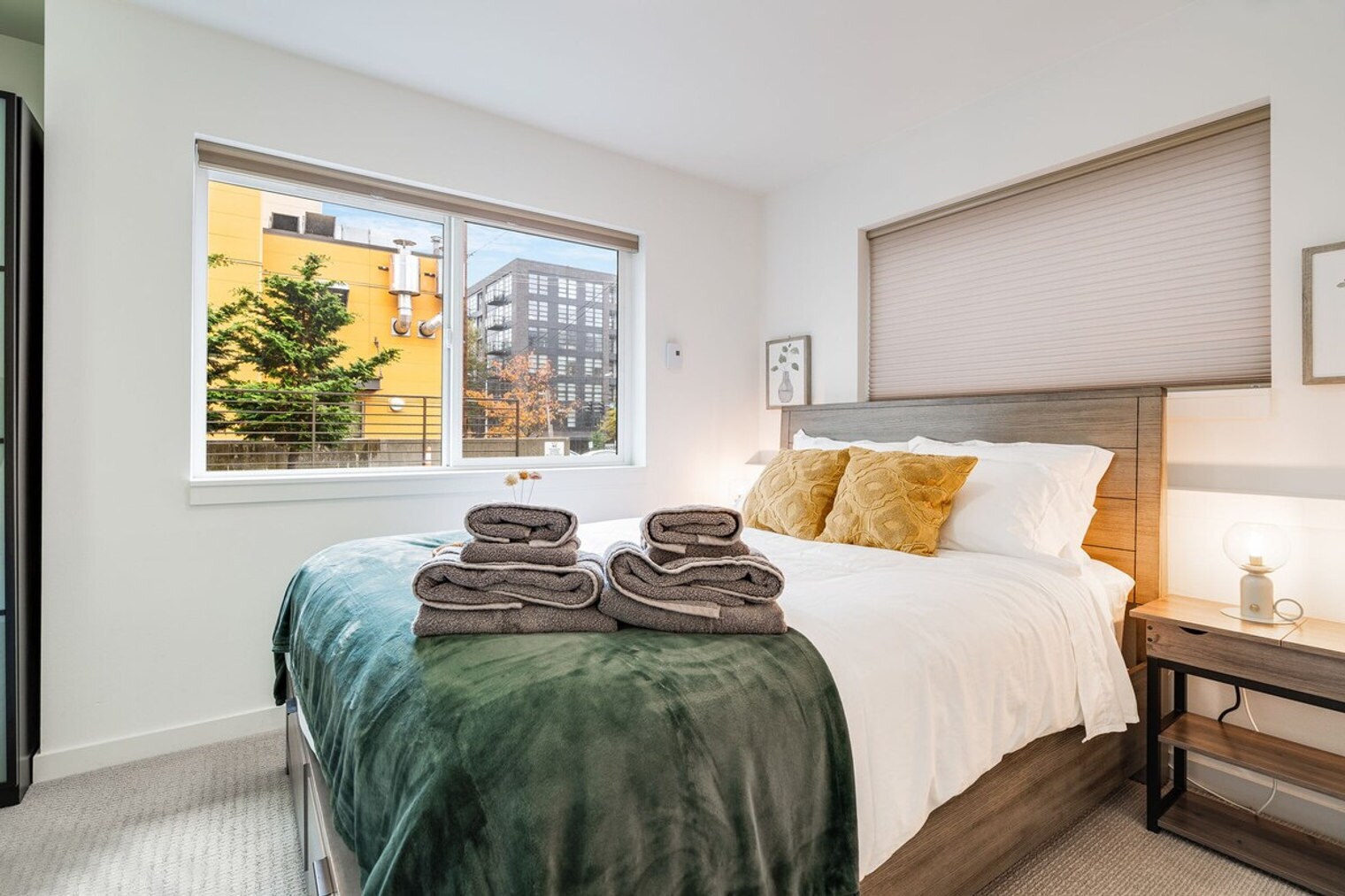 Building Photo - 724 3rd Ave N