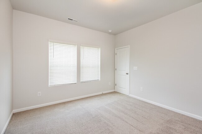 Building Photo - 7251 Bellacroft Dr