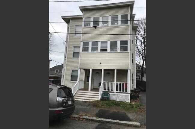 Building Photo - 8 Elm St