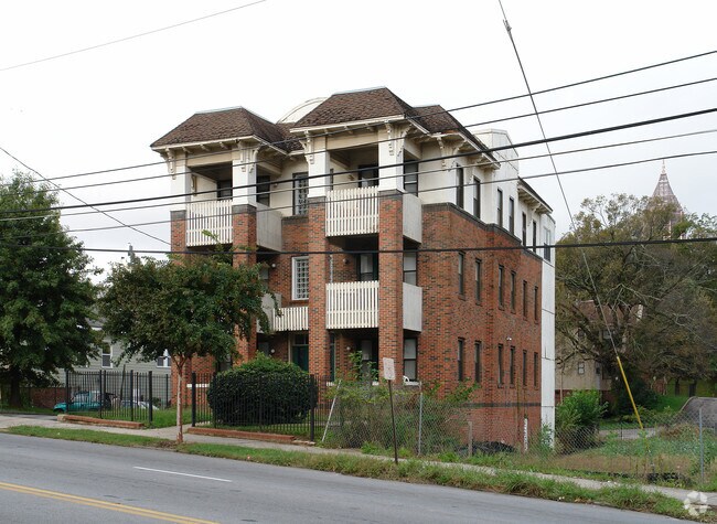Building Photo - 640 NE Boulevard