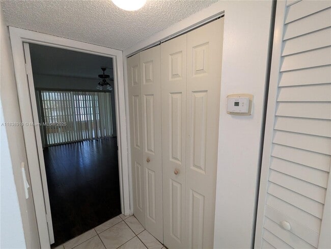 Building Photo - 609 S State Rd 7