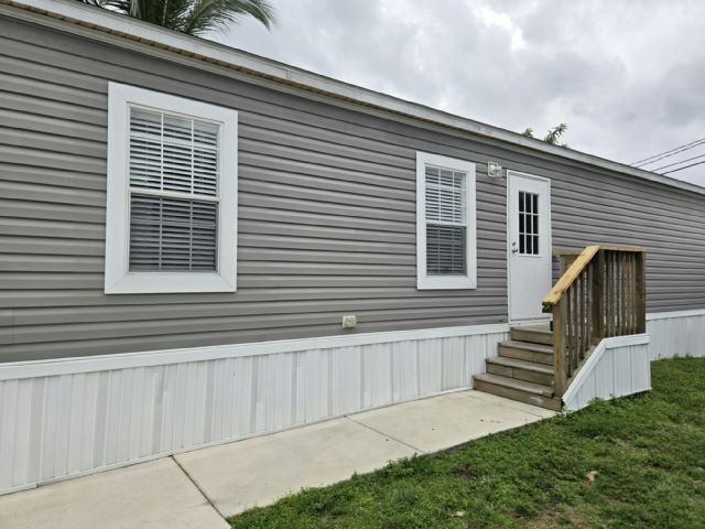 Building Photo - 3033 S Military Trl