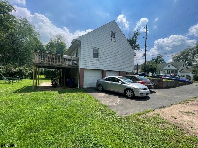 Building Photo - 1065 Sayre Rd S