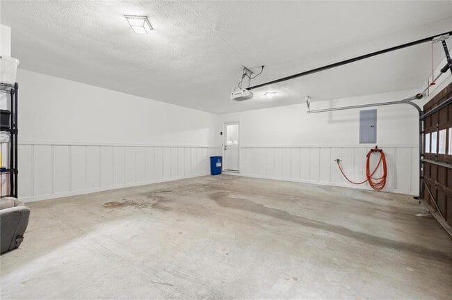 Building Photo - 7620 Ball Mill Rd NE