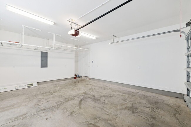 Building Photo - 250 Windrow Way