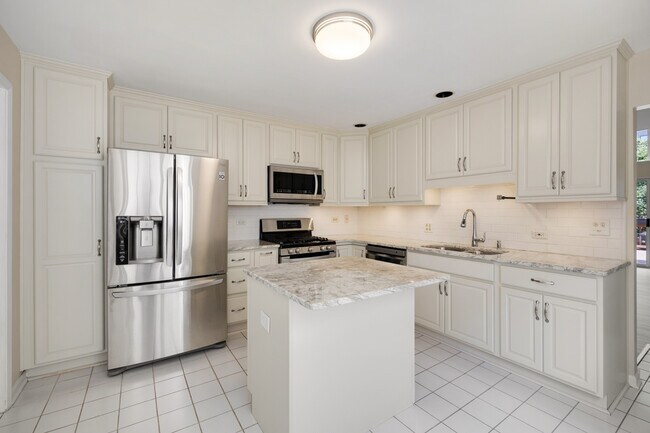 Building Photo - 2234 Seaver Ln