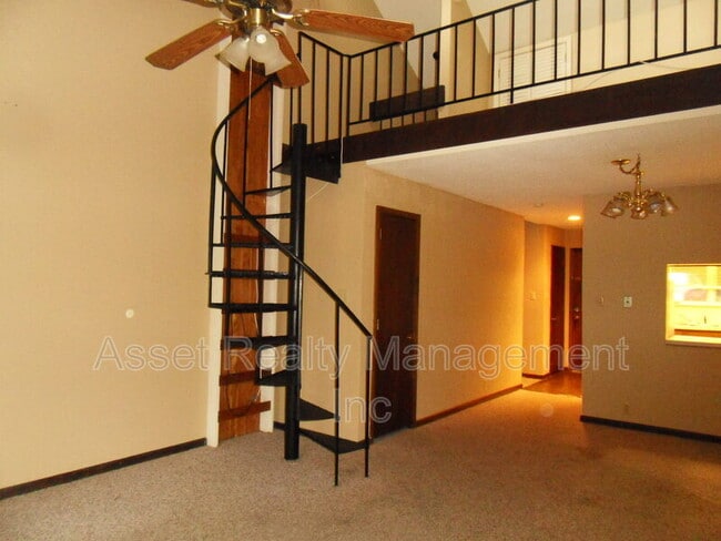 Building Photo - 102 Walnut Ln