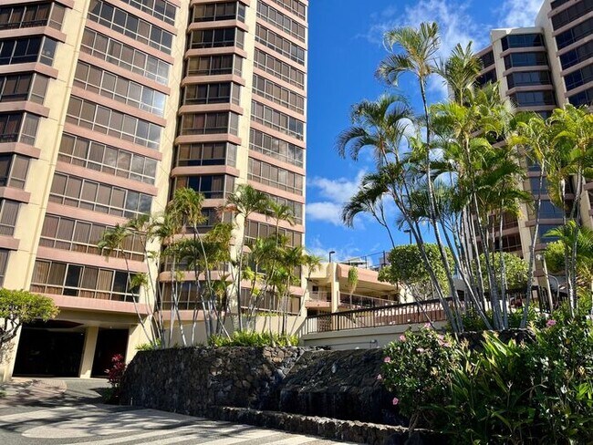 Building Photo - Punchbowl- Continental Plaza: Large 2BR, 2...