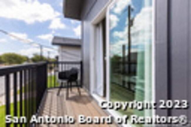 Building Photo - 343 Porter St