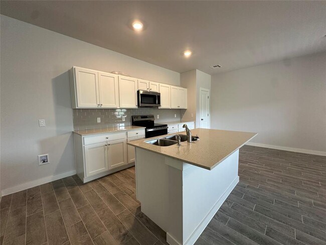 Building Photo - 17971 Lantana Loop
